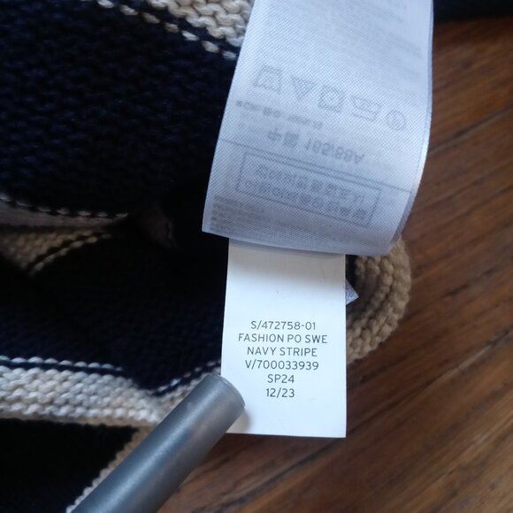 GAP oversized crewneck sweater in navy stripe (S) - Picture 9 of 13